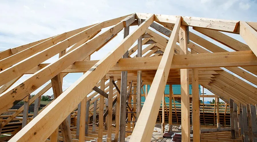 CRÉATION-ET-RÉNOVATION-DE-CHARPENTE